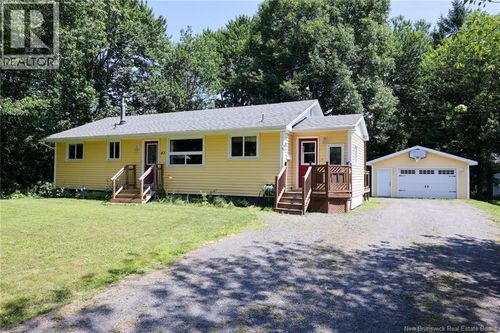 43 Broadview Ave, Fredericton, NB, E3A1K6 | Card Image