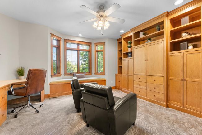 Main fl office | Image 8