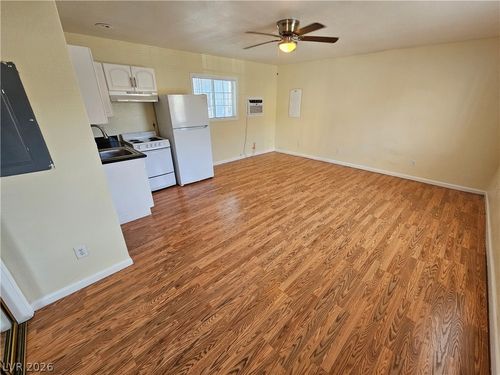 4-331 S 9th St, Las Vegas, NV, 89101-8900 | Card Image