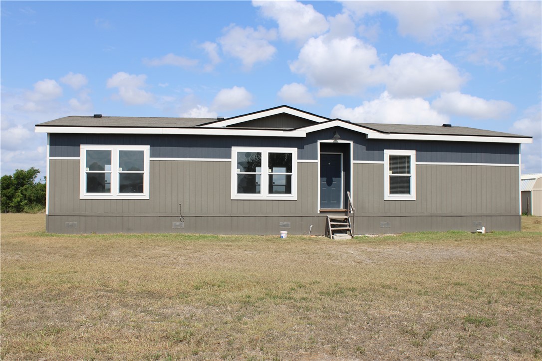Casa Blanca Dr, Sinton, TX 78387