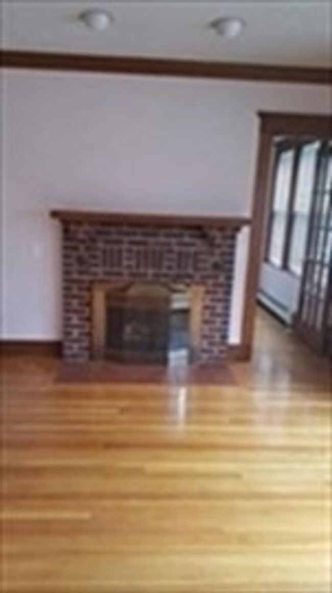 2 - 114 Lake St, Condo with 3 bedrooms, 1 bathrooms and 2 parking in Arlington MA | Image 7