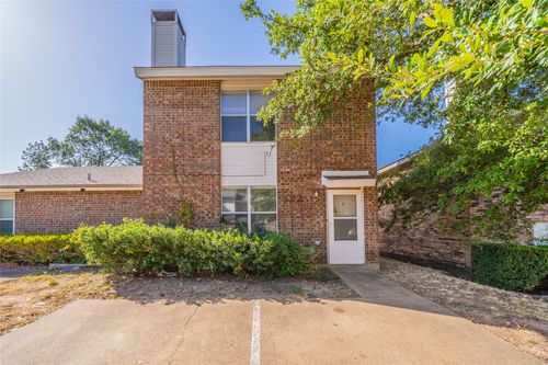 122 Country Bend Dr, Duncanville, TX, 75137-3239 | Card Image