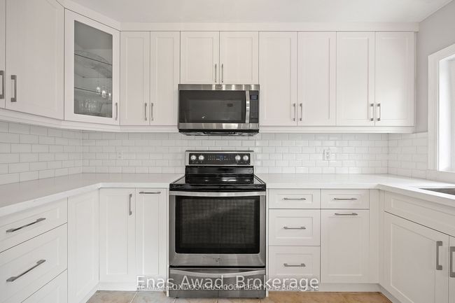 11 Kirkvalley Cres, House other with 3 bedrooms, 3 bathrooms and 1 parking in Aurora ON | Image 6