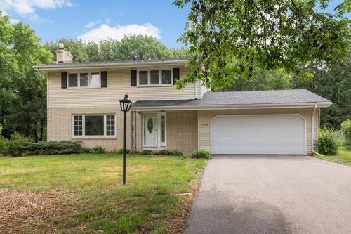 10928 London Dr, Burnsville, MN, 55337-1029 | Card Image