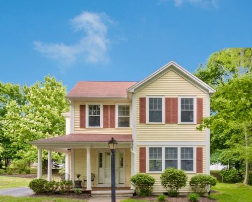 34-34 Pine St, Newton, MA, 02465-1425 | Card Image
