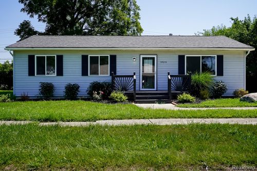 59050 1st St, New Haven, MI, 48048-1864 | Card Image