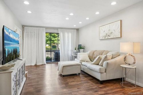 383 Country Club Ln, Pomona, NY, 10970-2549 | Card Image
