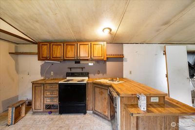 Great kitchen layout | Image 2