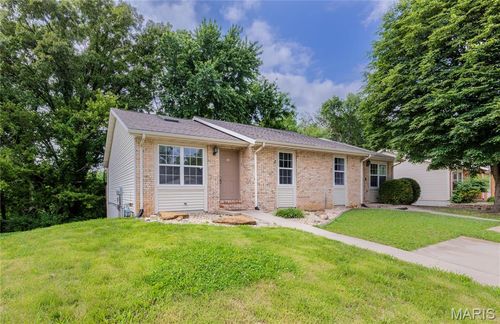 874 Lester Ave, Collinsville, IL, 62234-4144 | Card Image
