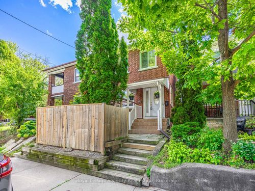 147 Hope St, Toronto, ON, M6E1K4 | Card Image