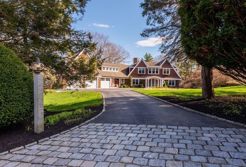 37 Forster Rd, Manchester, MA, 01944-1421 | Card Image