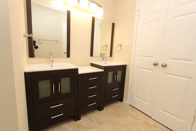 Bathroom with vanity | Image 13