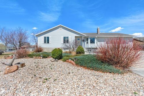 154 W Main St, Bicknell, UT, 84715-7704 | Card Image