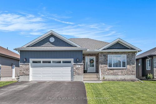 93 Otteridge Ave, Renfrew, ON, K7V0A1 | Card Image