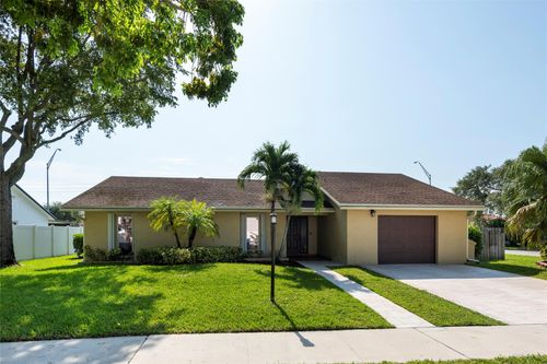 2101 Nw 101st Ter, Pembroke Pines, FL, 33026-1811 | Card Image