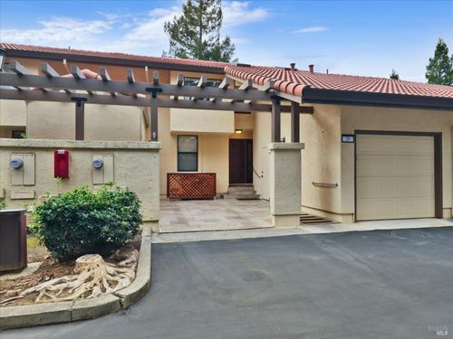 39 Fountain Grove Cir, Napa, CA, 94558-2483 | Card Image