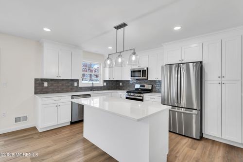 521 Beach Ave, Beachwood, NJ, 08722-2609 | Card Image