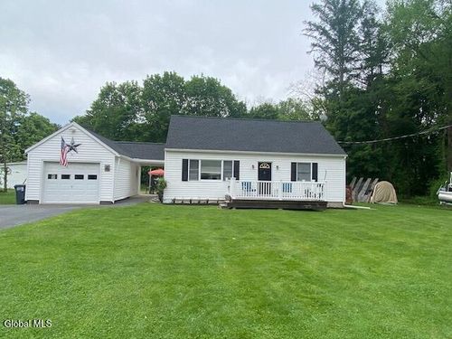 4 Geers Hollow Ln, Hoosick Falls, NY, 12090-1102 | Card Image