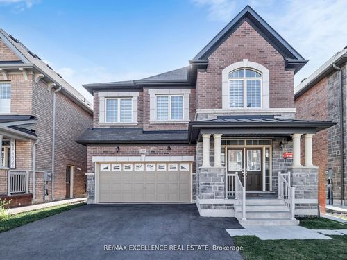 33 Tiger Cres, Brampton, ON, L6R4C1 | Card Image