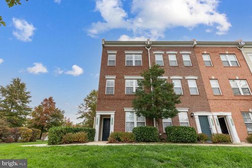 42379 Goldenseal Sq, BRAMBLETON, VA, 20148-4801 | Card Image