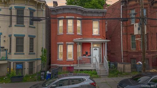 52 Lander St, Newburgh, NY, 12550-4938 | Card Image