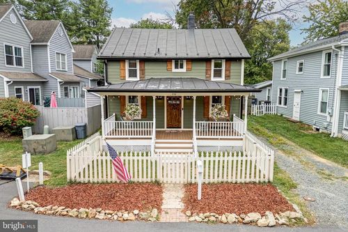 216 W O St, PURCELLVILLE, VA, 20132-3002 | Card Image