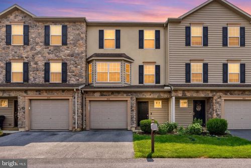 1012 Yarn Ct, Mohrsville, PA, 19541-9404 | Card Image