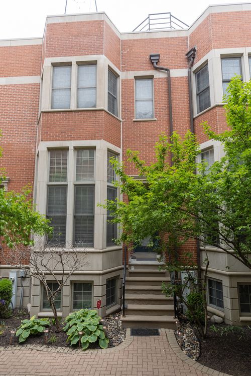 d-24 N Ada St, Chicago, IL, 60607-1950 | Card Image