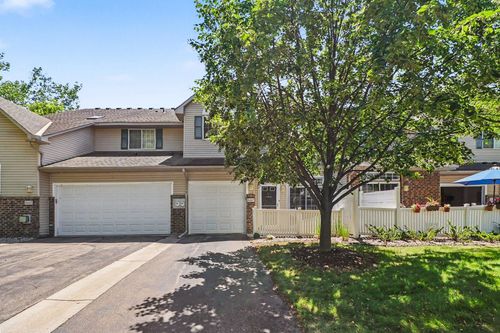 8443 Cortland Rd, Eden Prairie, MN, 55344-6729 | Card Image