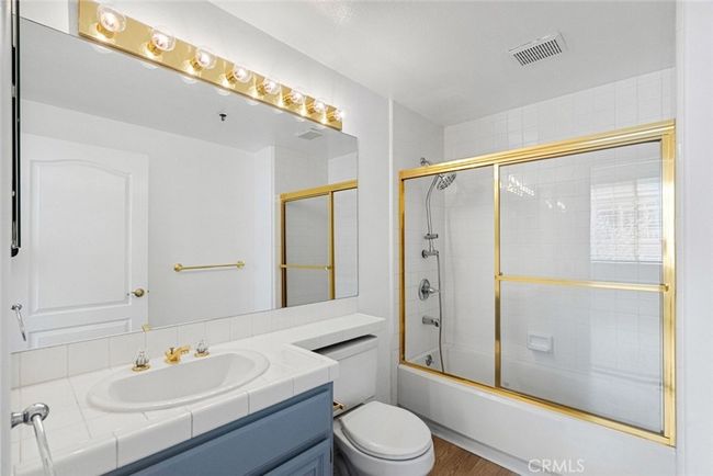 102 - 4348 Mammoth Ave, Condo with 2 bedrooms, 3 bathrooms and null parking in Sherman Oaks CA | Image 21
