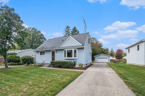 6810 Meese Dr, Lansing, MI, 48911-6548 | Card Image