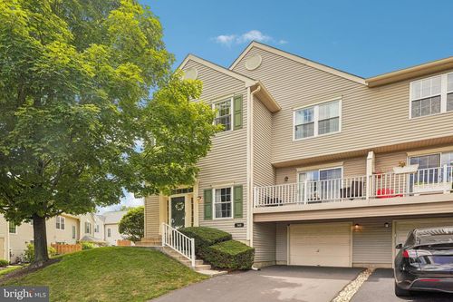 348 Bluestone Ct, COLLEGEVILLE, PA, 19426-3941 | Card Image