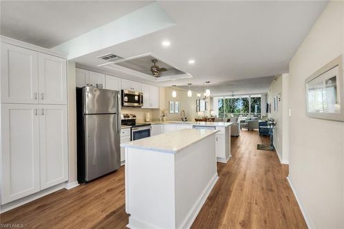 3205-270 Naples Cove Dr, NAPLES, FL, 34110-7671 | Card Image
