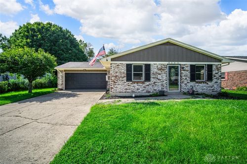 8543 Kingston Dr, Franklin, OH, 45005-3945 | Card Image