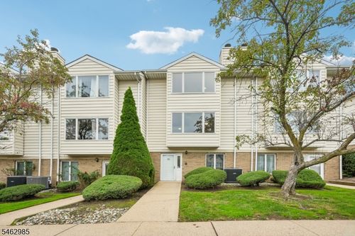 33 Aycrigg Ave, Passaic, NJ, 07055-5664 | Card Image