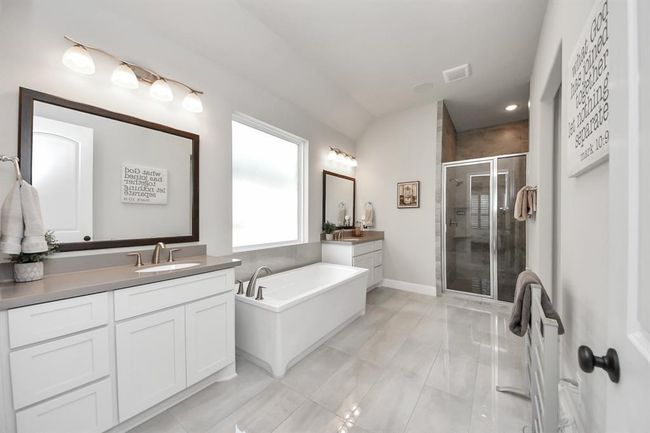 Primary Bathroom | Image 43