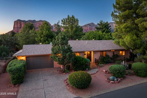 220 Concho Dr, Sedona, AZ, 86351-7948 | Card Image
