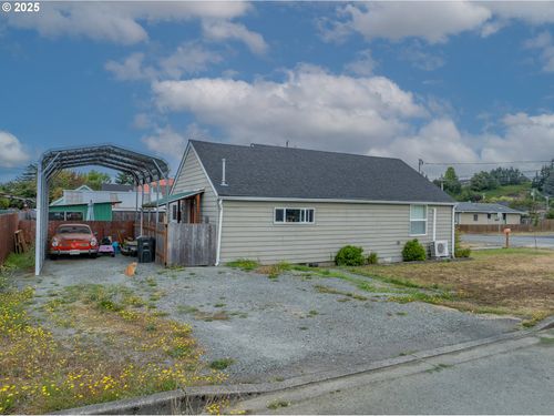 1434 Maryland Ave, Myrtle Point, OR, 97458-1556 | Card Image