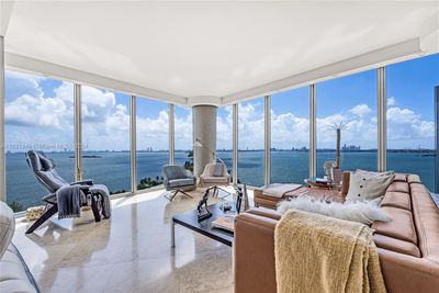 1412 - 601 Ne 36th St, Condo with 2 bedrooms, 2 bathrooms and null parking in Miami FL | Image 1