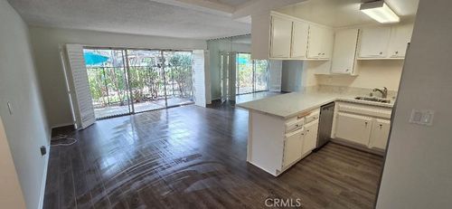 9d-3050 S Bristol St, Santa Ana, CA, 92704-5724 | Card Image