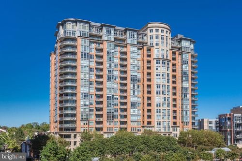 apt-418-8220 Crestwood Heights Dr, MCLEAN, VA, 22102-3126 | Card Image