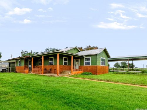15637 Kilowatt Rd, Elmendorf, TX, 78112-9750 | Card Image