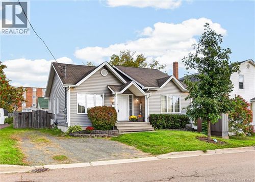 35 Kirkwood Dr, Moncton, NB, E1A4G8 | Card Image
