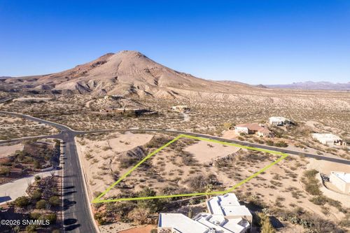 6775 Desert Blossom Rd, Las Cruces, NM, 88007-8932 | Card Image