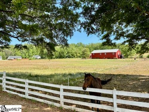 411 Bradley Dill Rd, Campobello, SC, 29322-8765 | Card Image