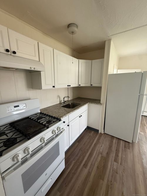 apt-3-291 Spruce St, Manchester, CT, 06040-6280 | Card Image