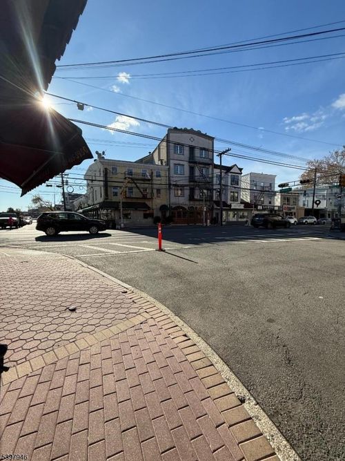 102 Chambers St, Newark, NJ, 07105-2857 | Card Image