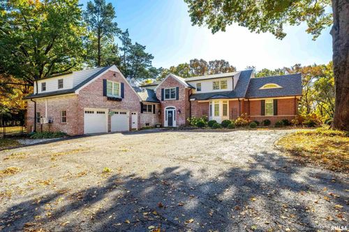 18155 243rd Ave, Pleasant Valley, IA, 52767 | Card Image