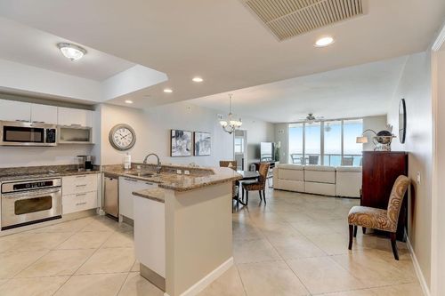 804-2650 Lake Shore Dr, RIVIERA BEACH, FL, 33404-4604 | Card Image