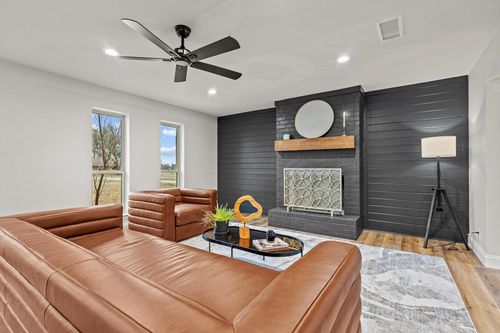 3327 Carriage Cir, Sherman, TX, 75092-4401 | Card Image